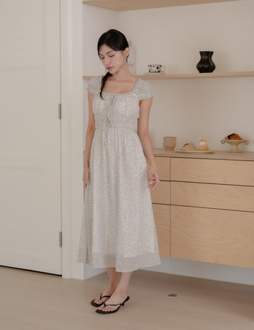 Elsa Floral Midi Dress in Lavender Field