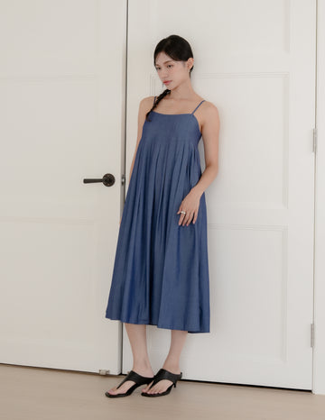 Nadia Pleated Midi Dress in Dark Wash