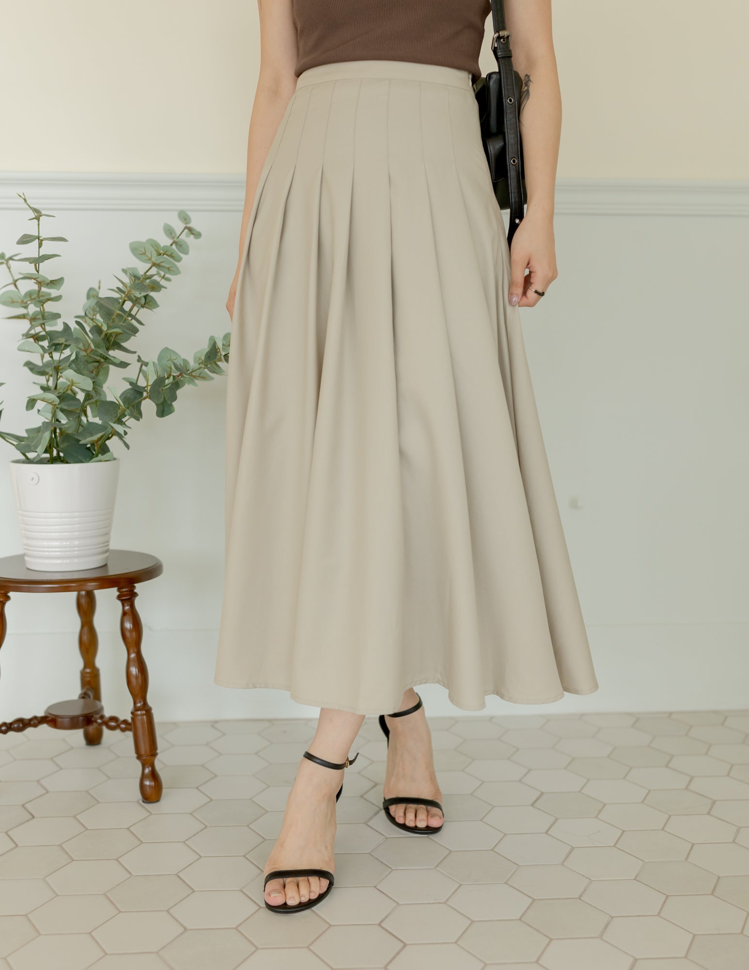 Colette Pleated Skirt in Khaki