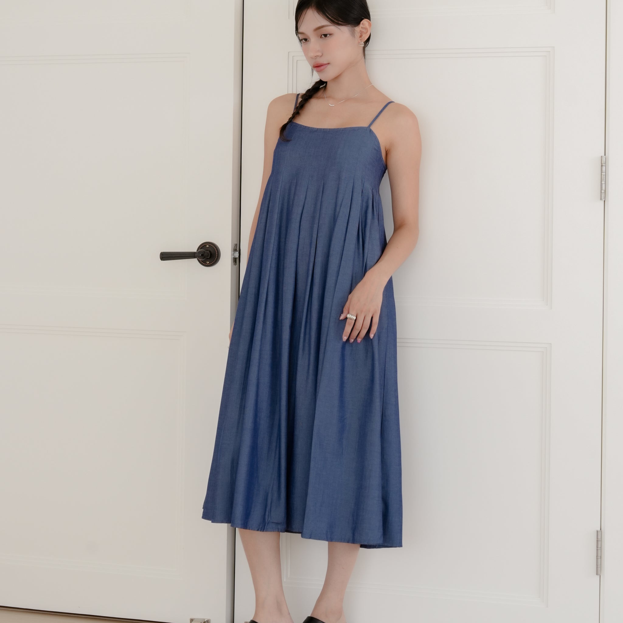 Nadia Pleated Midi Dress in Dark Wash