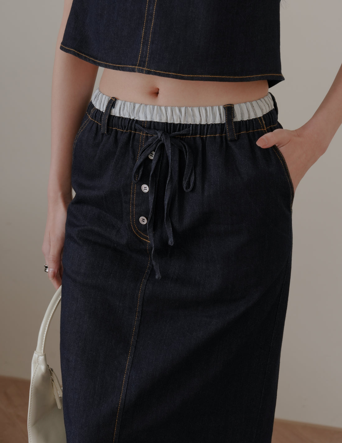 Ivy Contrast Waist Denim Skirt in Dark Wash
