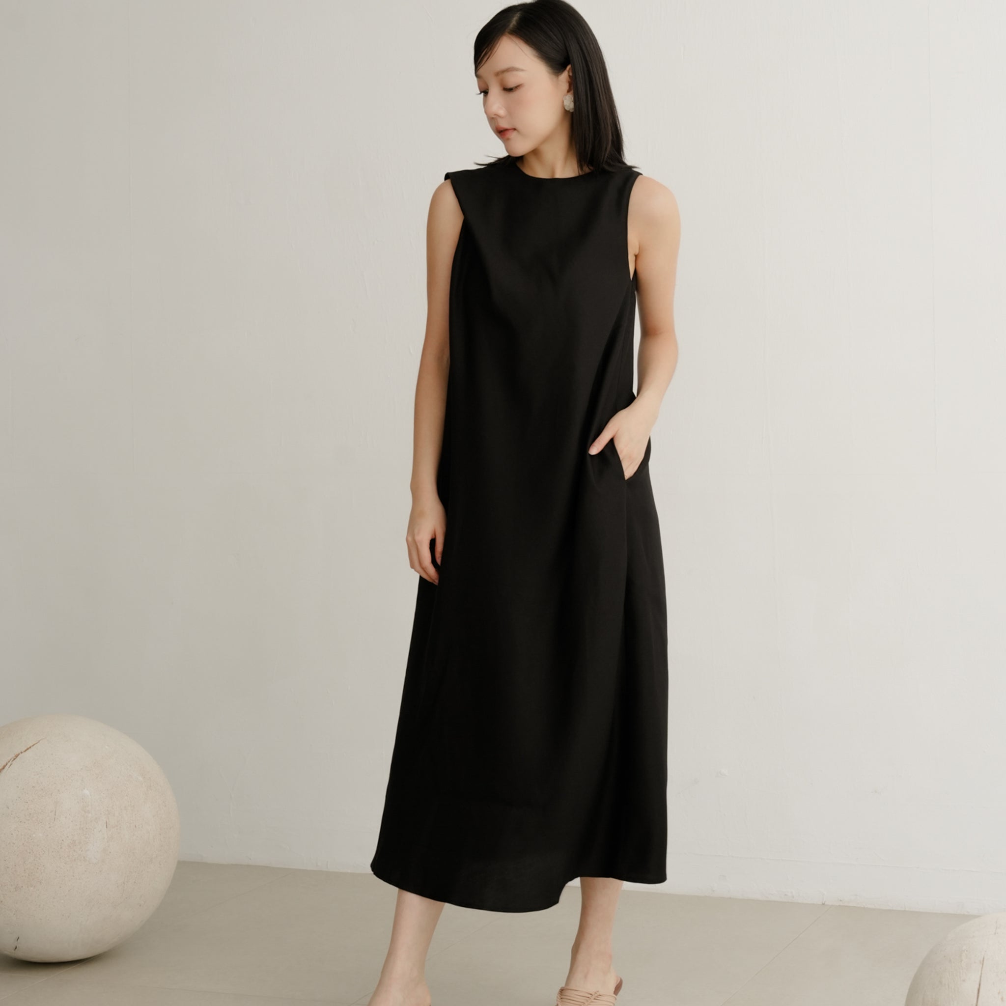 Ryleigh Scarf Dress in Black