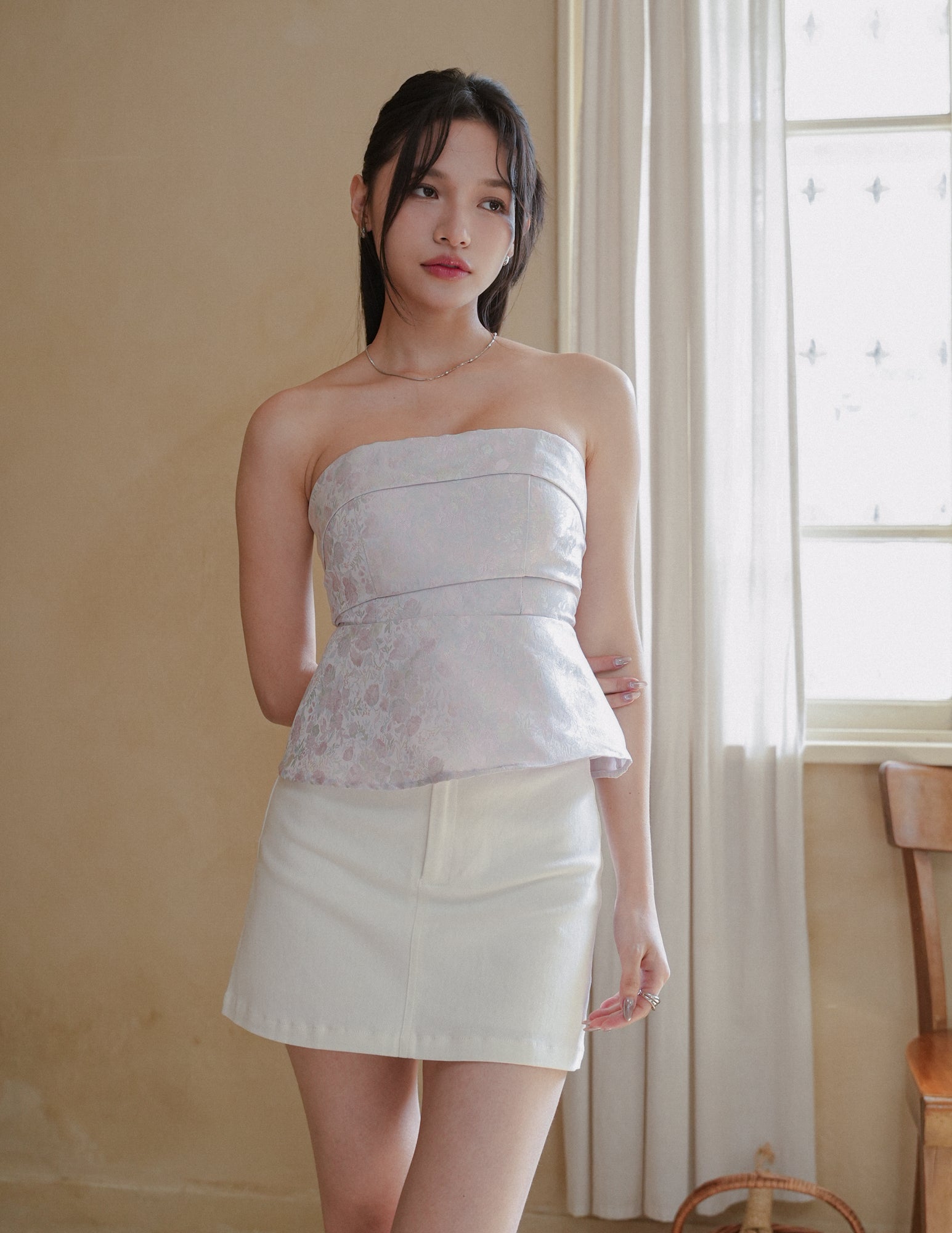 jacquard peplum bustier（ivory）　Acka superdown Lolita Bustier Peplum Top in White Floral | REVOLVE