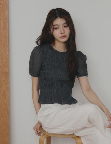 Cloe Shirred Puff Sleeve Top in Midnight