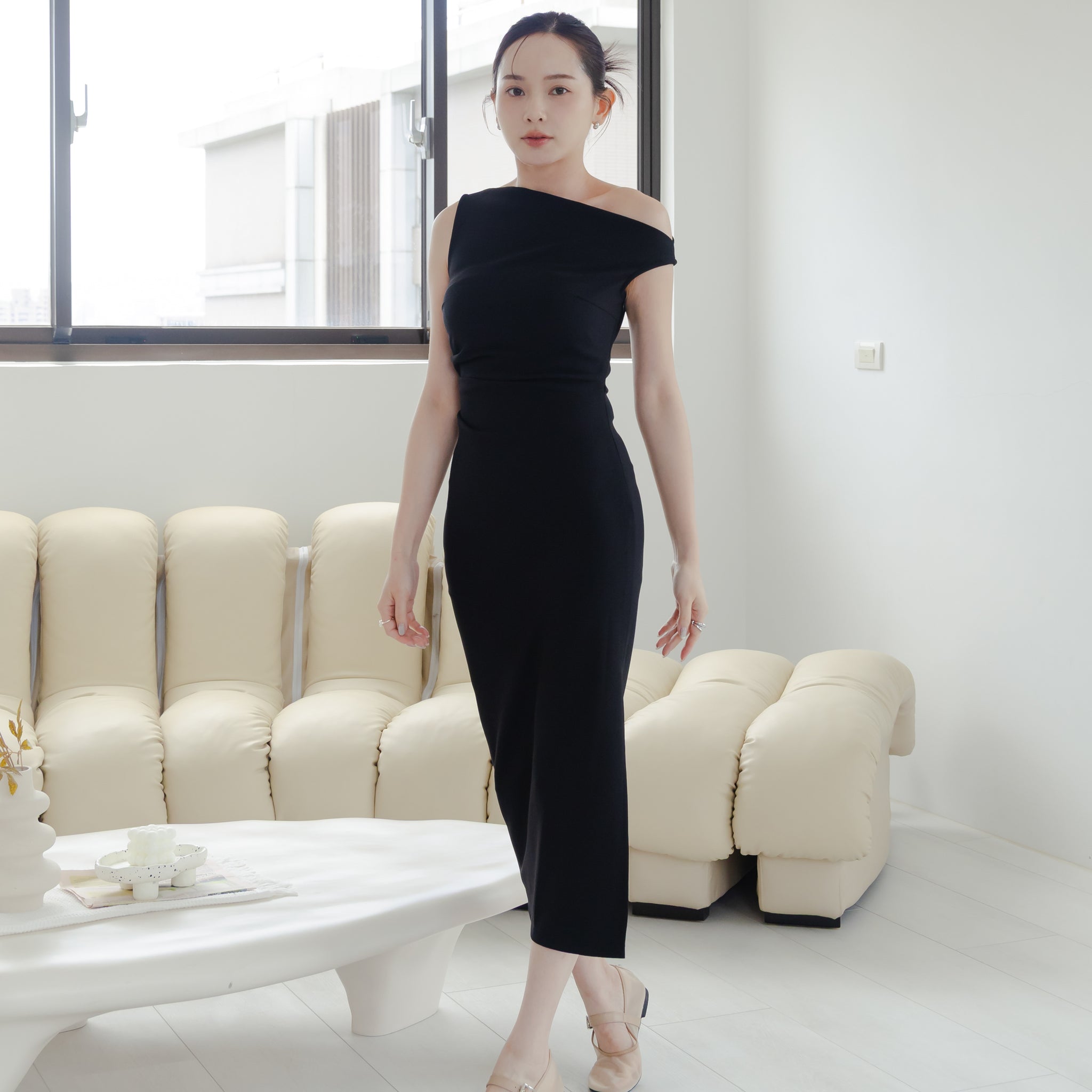 Carys Off Shoulder Midi Dress in Black